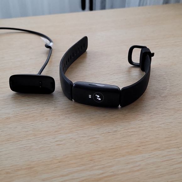 FitBit Inspire 2 - Picture 2 of 5